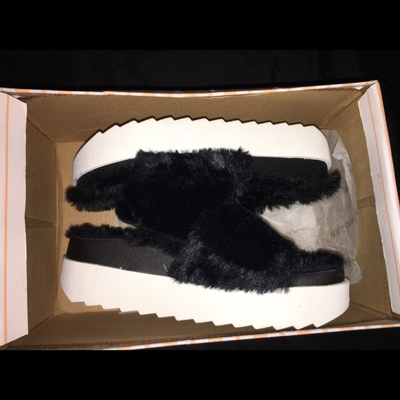 Fashion Nova Shoes - Fur slides
